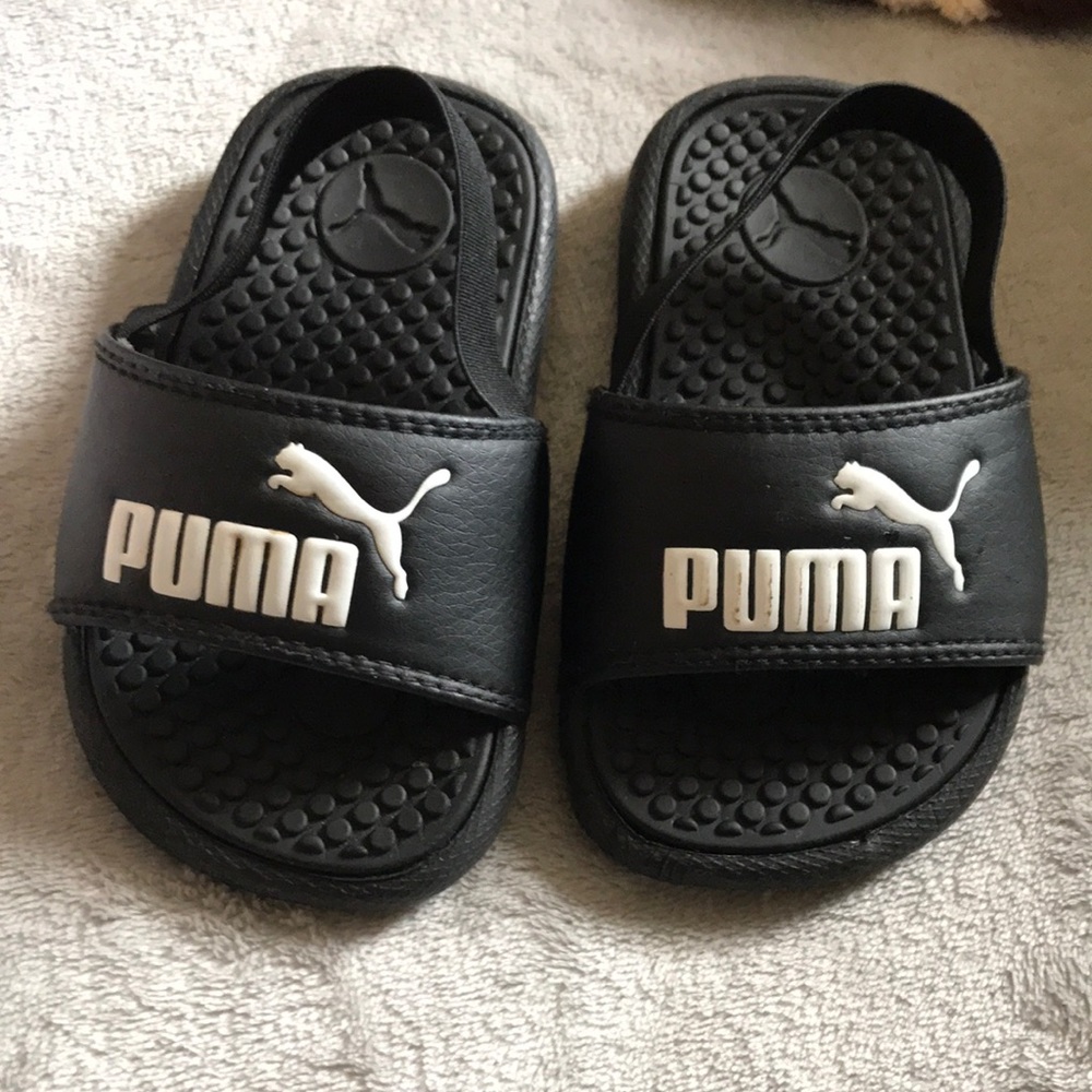 I am Selling my sons slide on puma flip-flops